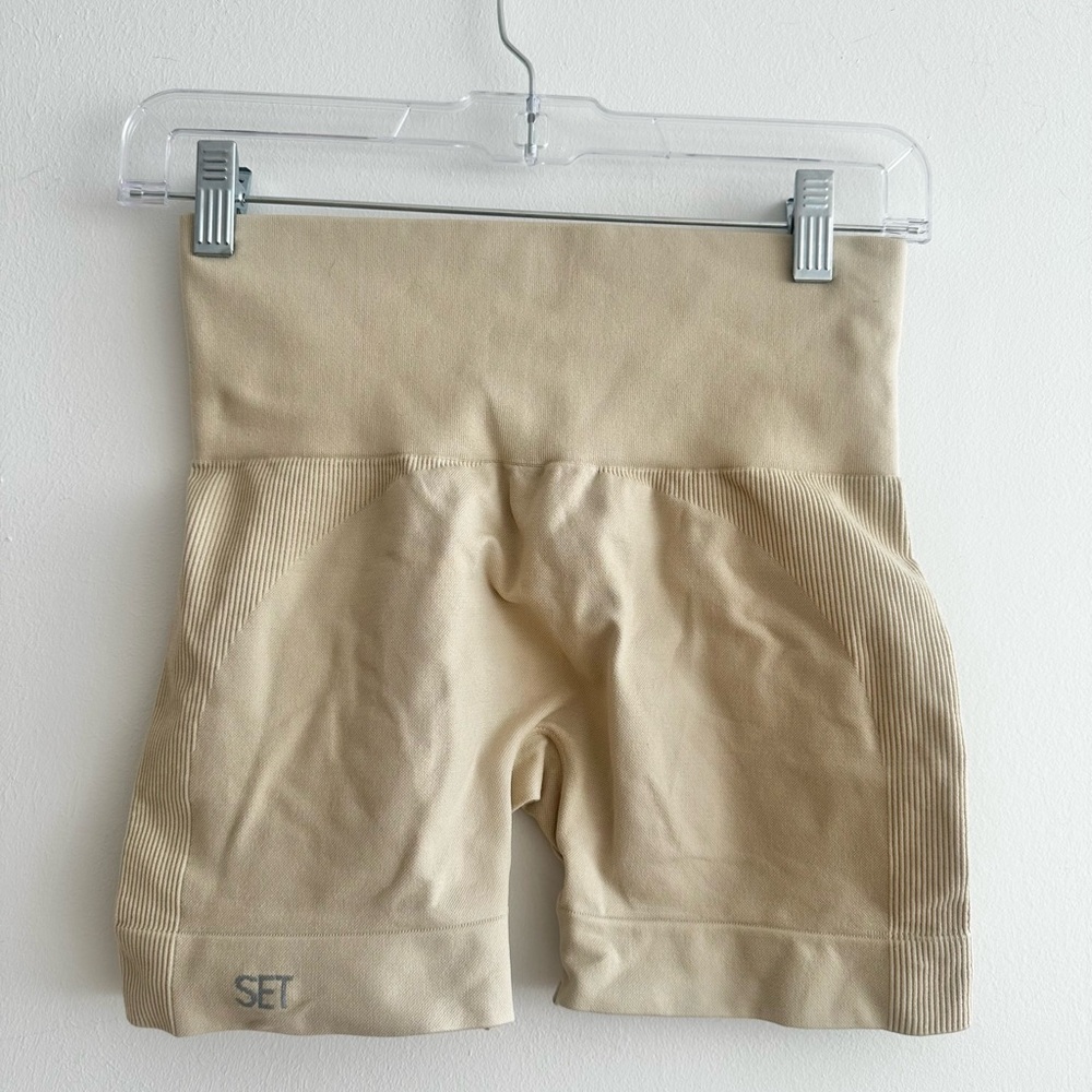SET Active sculpflex bike shorts in Oat